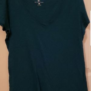 New York & Co tshirt